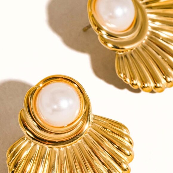 Lennox 18K Gold Shell & Pearl Drop Earrings - Picture 2 of 5